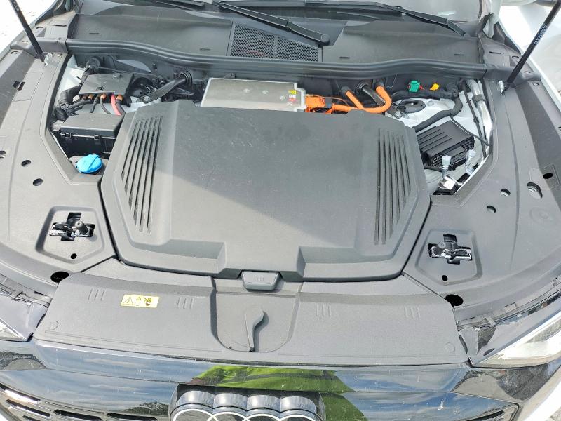 62298916 :رقم المزاد ، WA1CAAGE7RB035227 vin ، 2024 Audi Q8 E-tron مزاد بيع