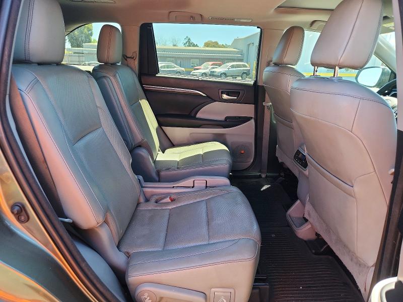 61379746 :رقم المزاد ، 5TDDKRFHXGS308779 vin ، 2016 Toyota Highlander مزاد بيع