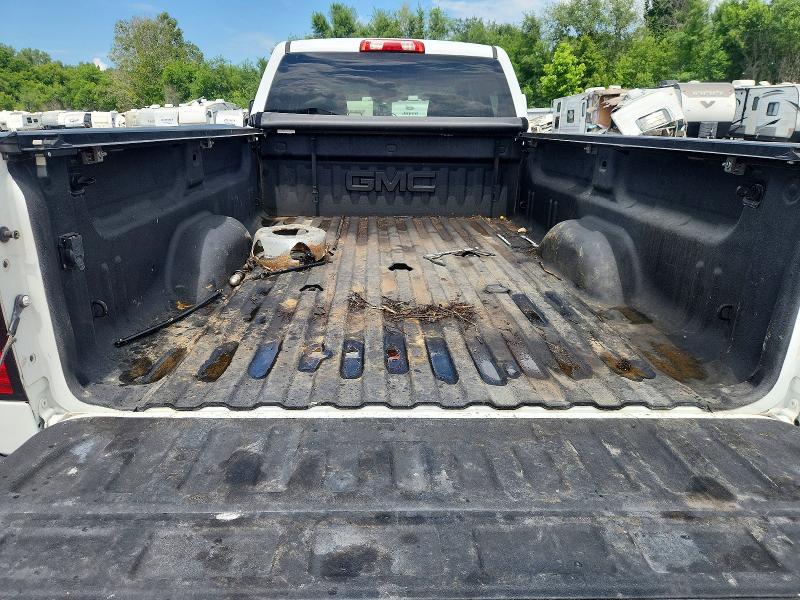 61111016 :رقم المزاد ، 1GT42VCY8JF276175 vin ، 2018 Gmc Sierra مزاد بيع