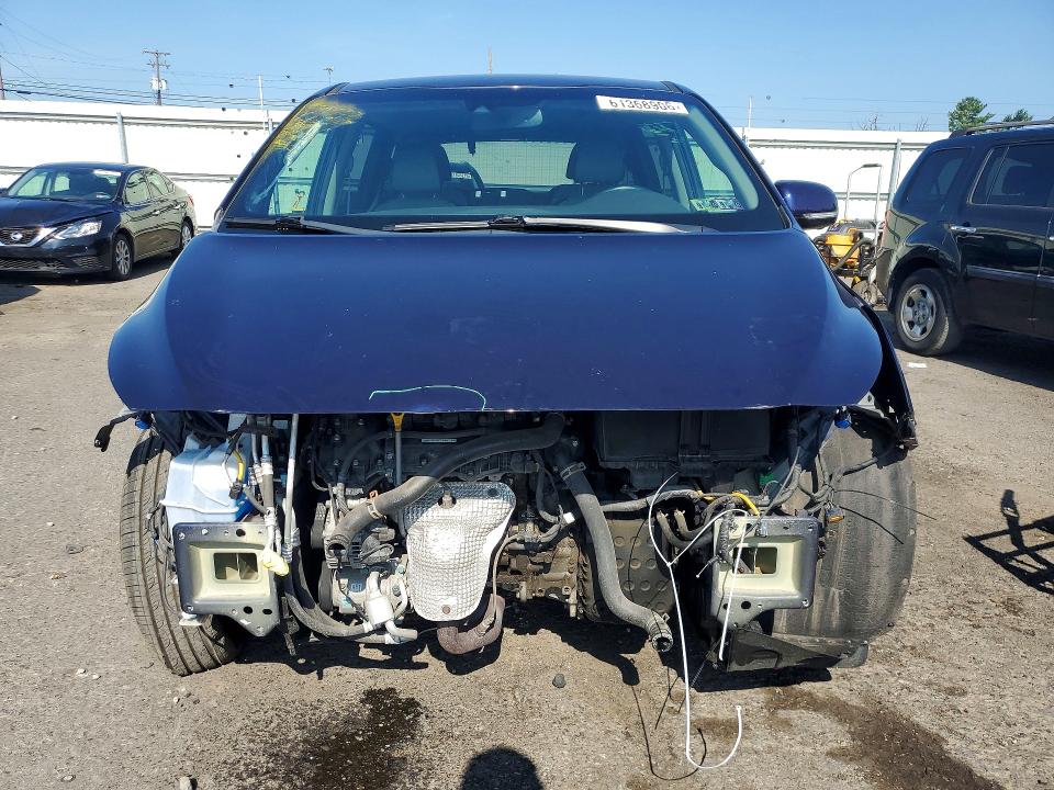 61368906 :رقم المزاد ، KNDMC5C17J6365218 vin ، 2018 Kia Sedona مزاد بيع