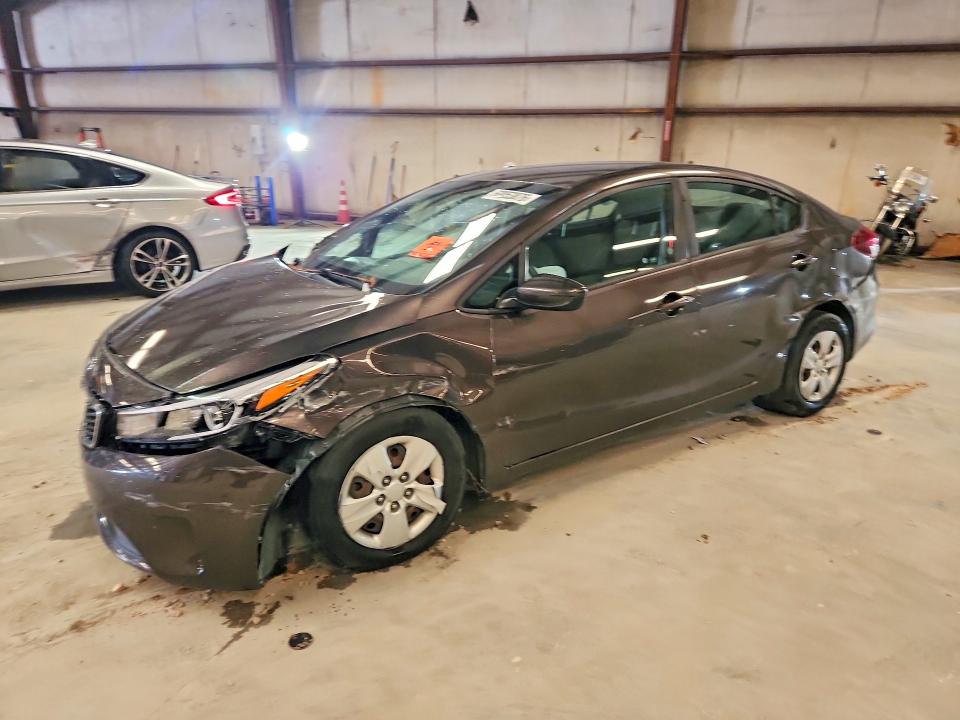 60053876 :رقم المزاد ، 3KPFL4A71JE164628 vin ، 2018 Kia Forte مزاد بيع
