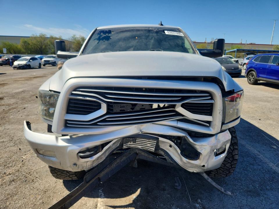 63037466 :رقم المزاد ، 3C6UR5ML4JG307409 vin ، 2018 Ram 2500 مزاد بيع
