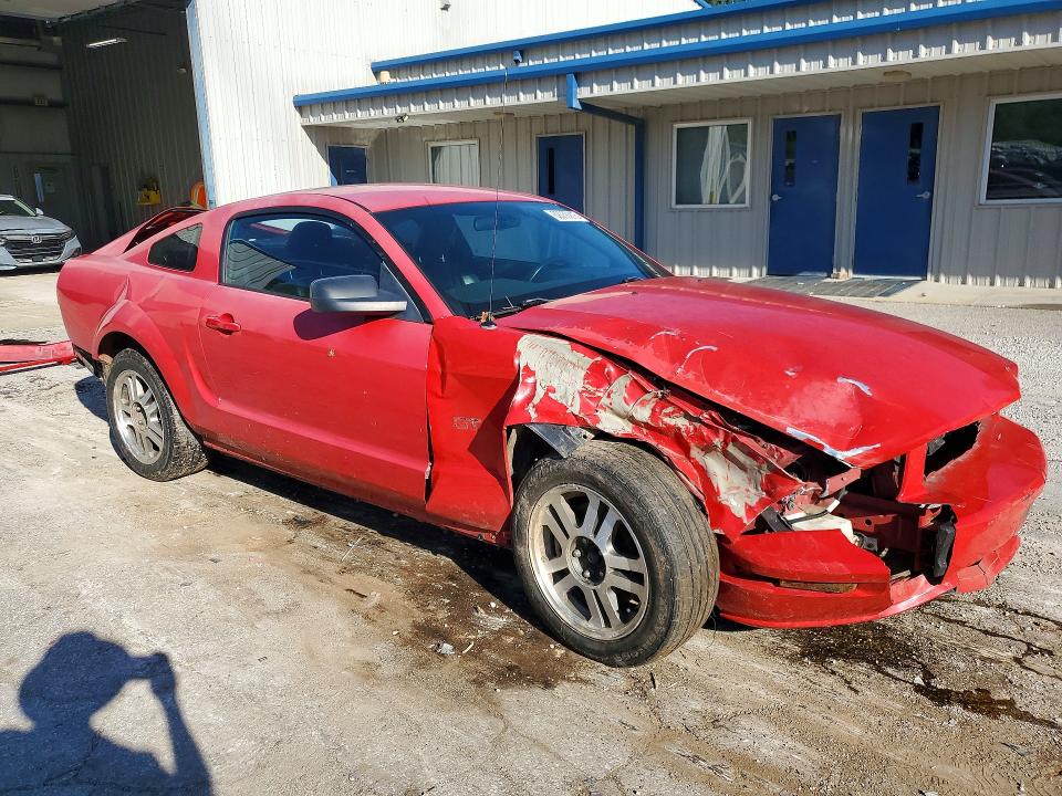 2005 Ford Mustang მანქანა იყიდება აუქციონზე, vin: 1ZVFT82H555103781, აუქციონის ნომერი: 62055916