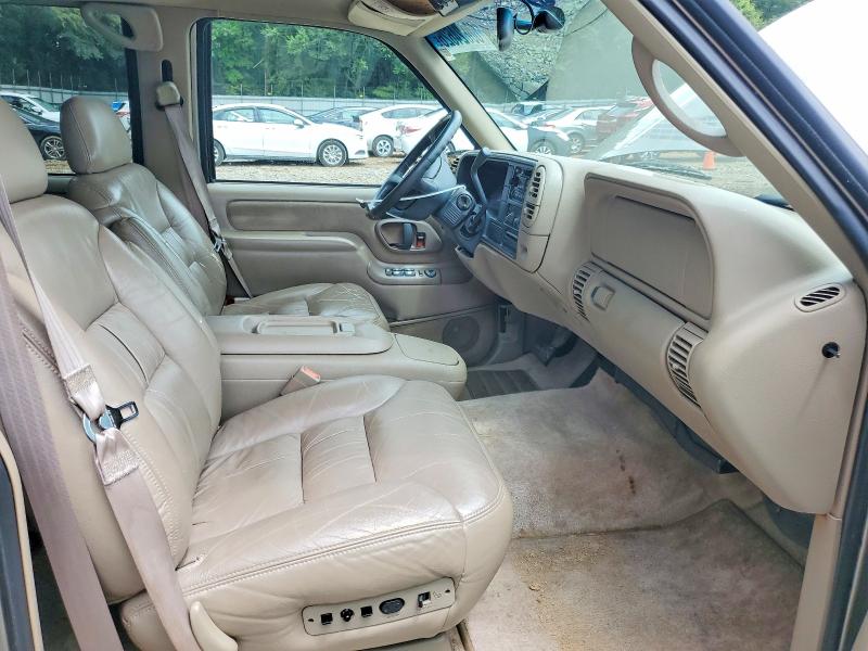 60824626 :رقم المزاد ، 3GNEC16RXXG135718 vin ، 1999 Chevrolet Suburban مزاد بيع