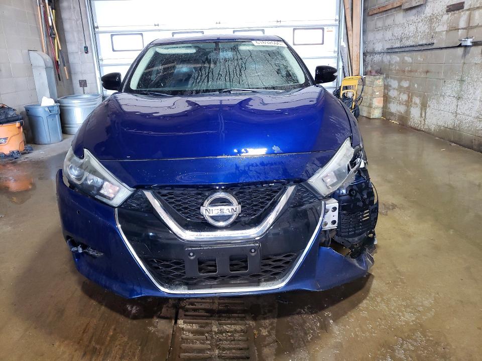 61892606 :رقم المزاد ، 1N4AA6AP5JC377168 vin ، 2018 Nissan Maxima مزاد بيع