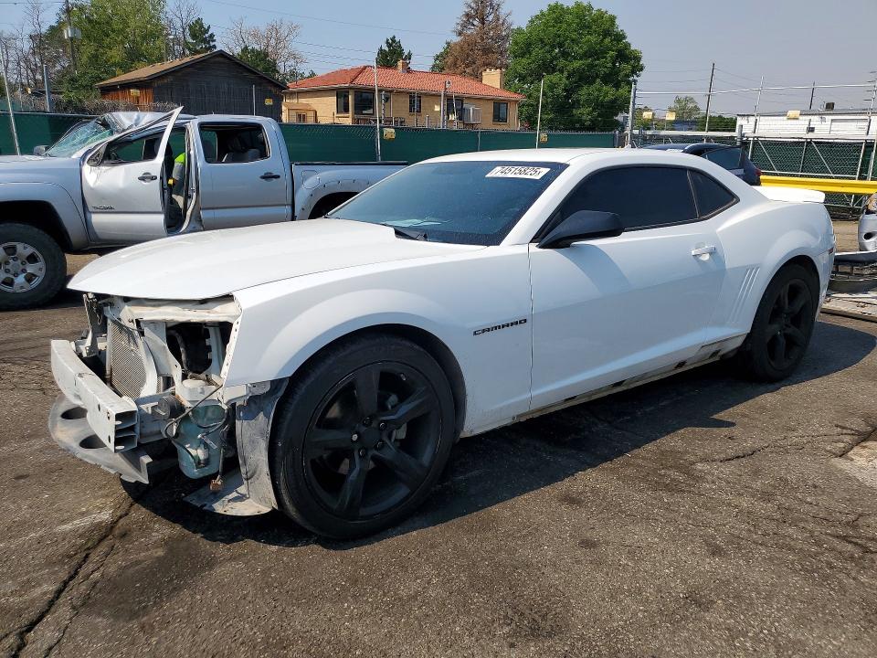 74515825 :رقم المزاد ، 2G1FD1E35F9301443 vin ، 2015 Chevrolet Camaro مزاد بيع