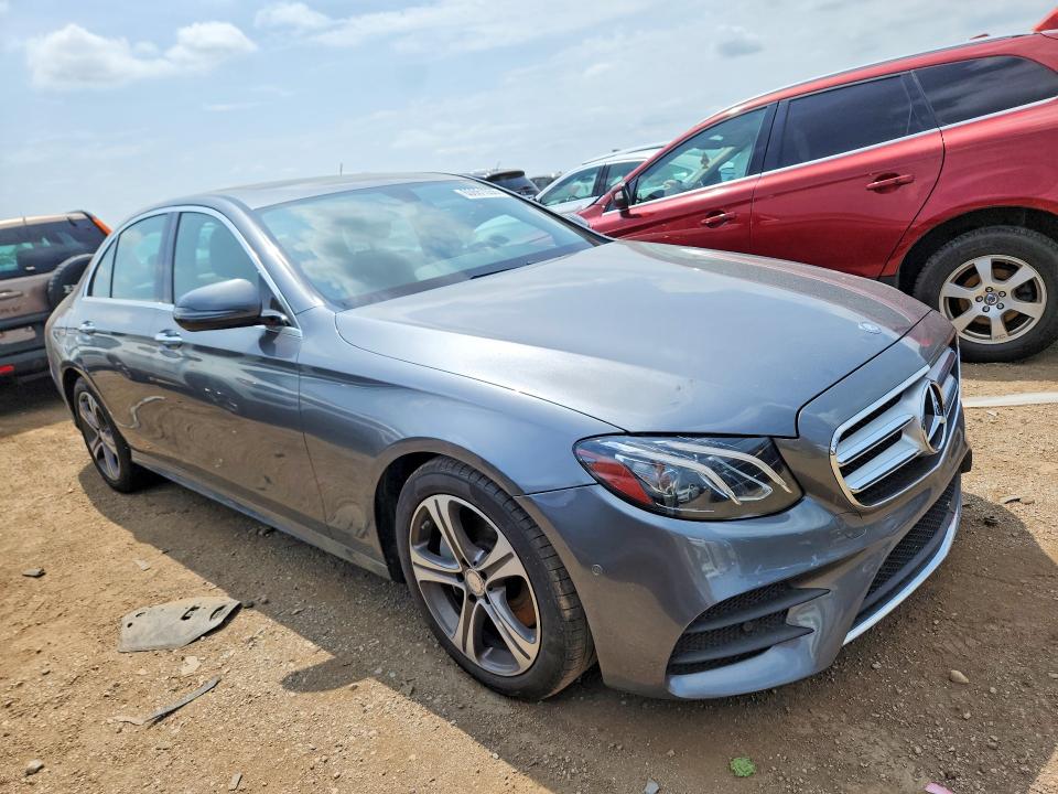 60661056 :رقم المزاد ، WDDZF4KB3HA161241 vin ، 2017 Mercedes-benz E مزاد بيع