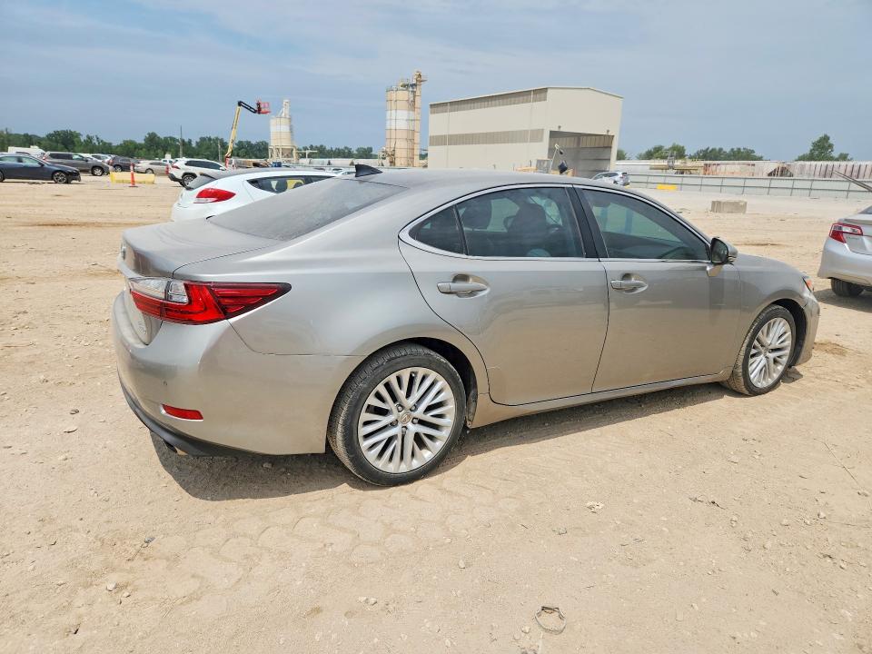 61870596 :رقم المزاد ، 58ABK1GG9JU086855 vin ، 2018 Lexus Es مزاد بيع