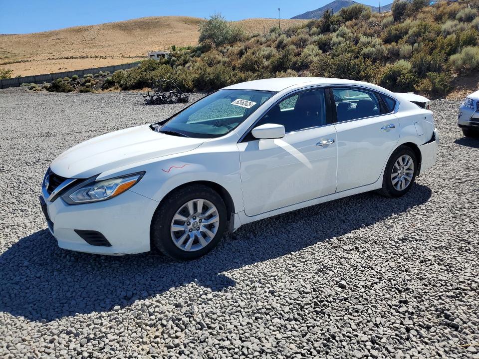 Продажа на аукционе авто 2018 Nissan Altima, vin: 1N4AL3AP8JC290602, номер лота: 62662626