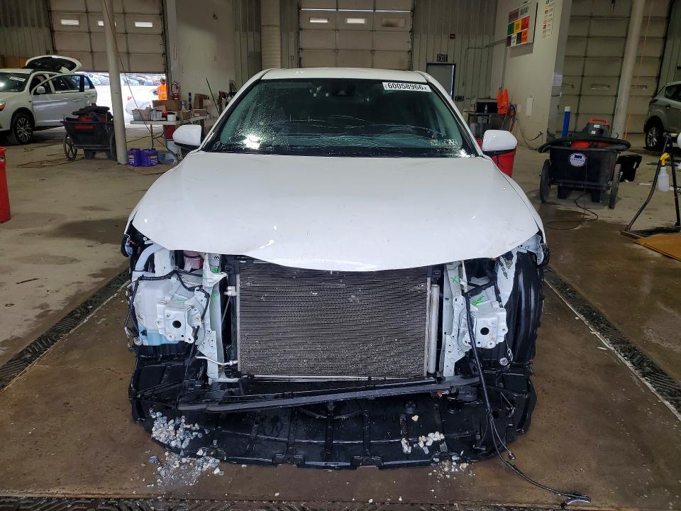 60058966 :رقم المزاد ، 4T1C11BK9NU055430 vin ، 2022 Toyota Camry مزاد بيع