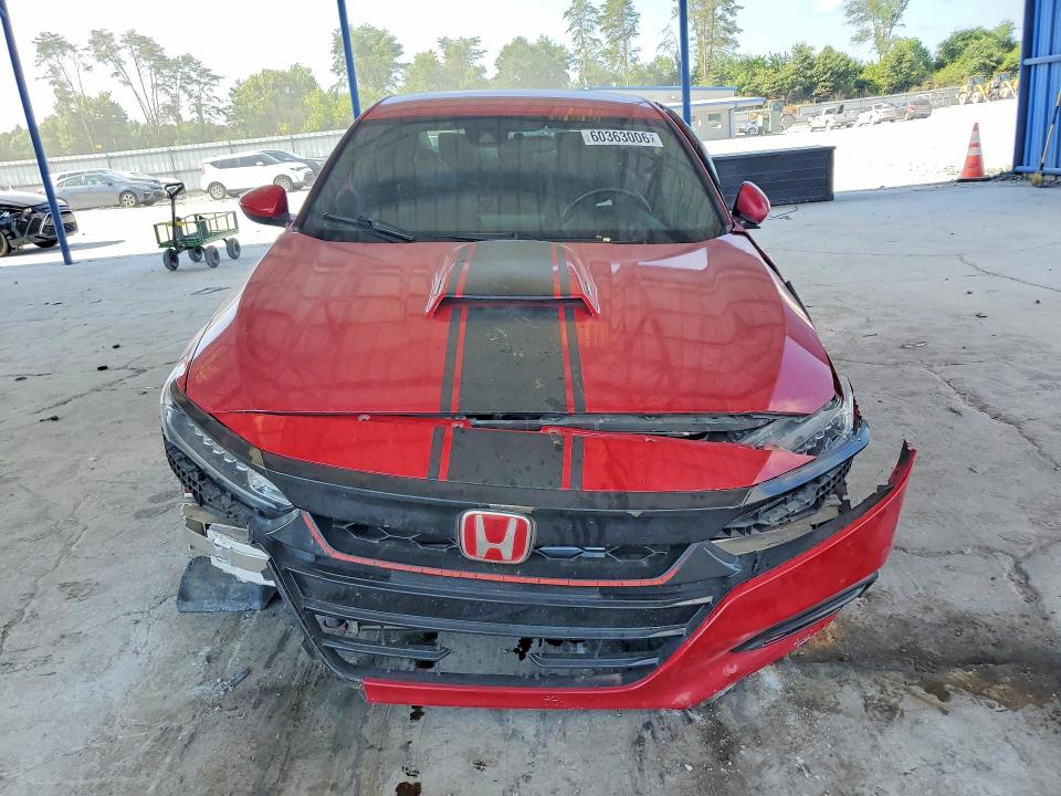 60363006 :رقم المزاد ، 1HGCV1F33JA191139 vin ، 2018 Honda Accord مزاد بيع