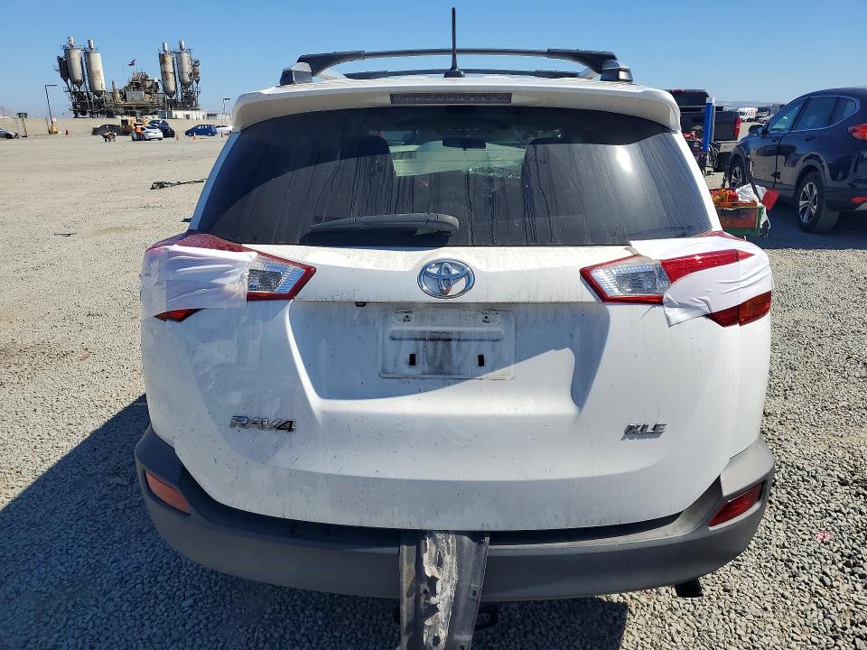 60214136 :رقم المزاد ، 2T3WFREV8FW157331 vin ، 2015 Toyota Rav4 مزاد بيع