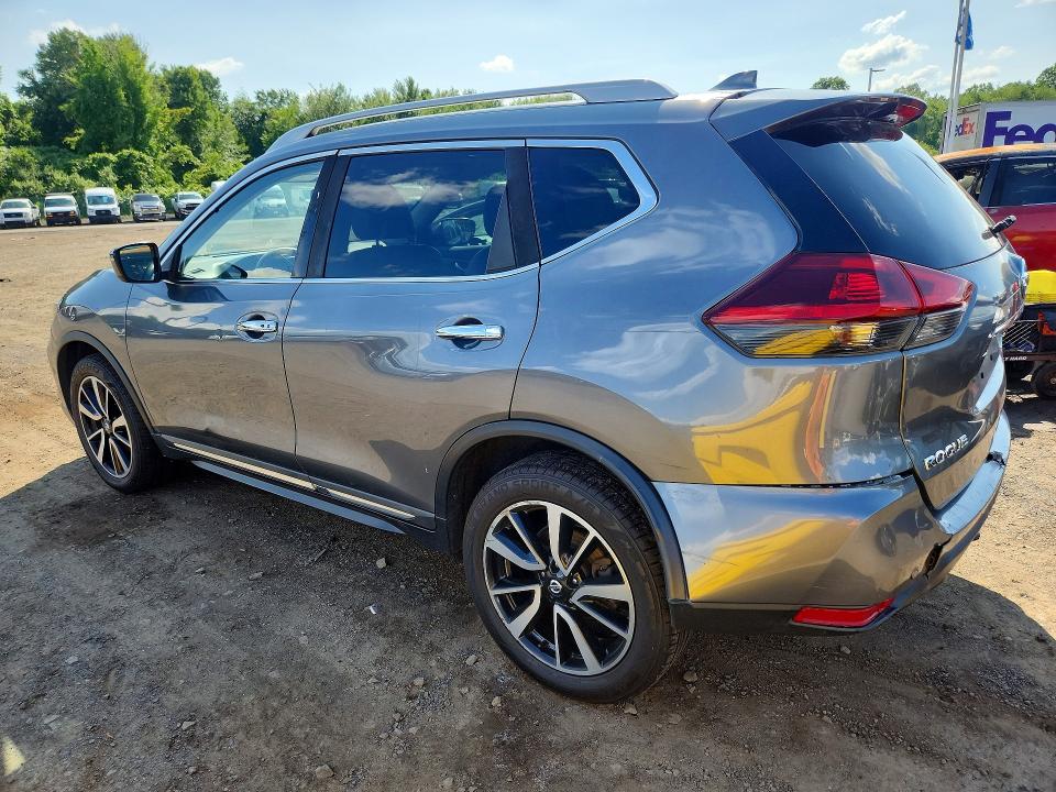 62142446 :رقم المزاد ، 5N1AT2MV9KC767338 vin ، 2019 Nissan Rogue مزاد بيع