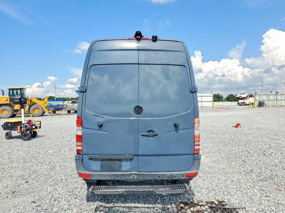 60364426 :رقم المزاد ، WD3PE7CD2JP640804 vin ، 2018 Mercedes-benz Sprinter مزاد بيع