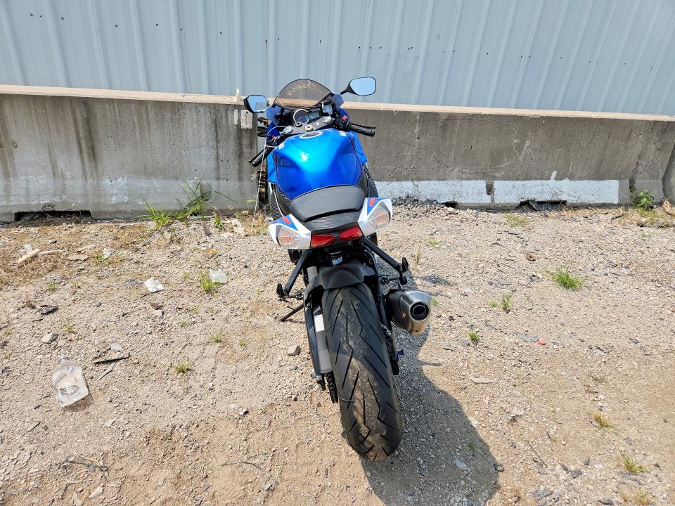 61733656 :رقم المزاد ، JS1GN7FA8S7101820 vin ، 2025 Suzuki Gsx-r600 مزاد بيع