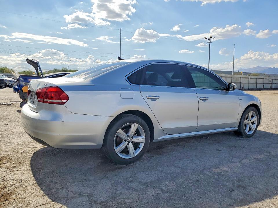 61089416 :رقم المزاد ، 1VWAS7A31FC120698 vin ، 2015 Volkswagen Passat مزاد بيع