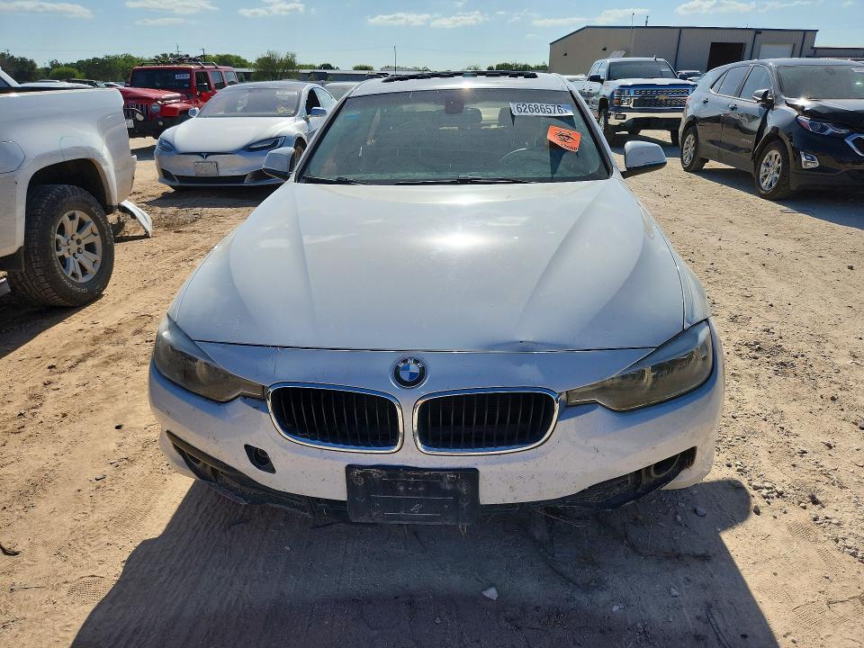 Продаж на аукціоні авто 2017 Bmw 320, vin: WBA8E1G3XHNU17681, номер лоту: 62686576
