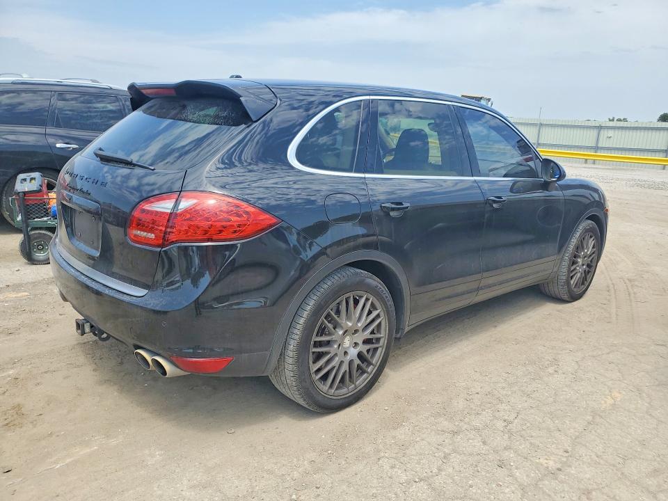 Продажа на аукционе авто 2011 Porsche Cayenne, vin: WP1AC2A2XBLA81614, номер лота: 62424456