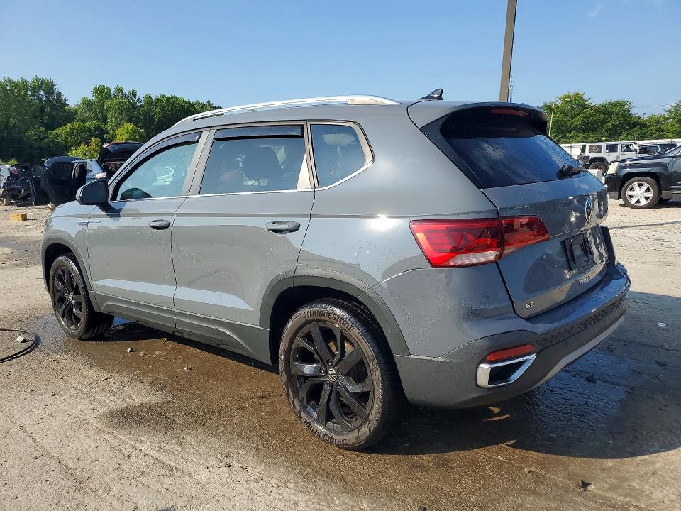 61537556 :رقم المزاد ، 3VVYX7B2XNM090737 vin ، 2022 Volkswagen Taos مزاد بيع