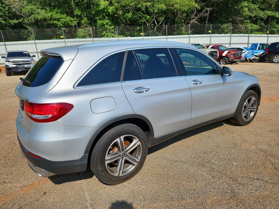 62230926 :رقم المزاد ، WDC0G4JB0HV008563 vin ، 2017 Mercedes-benz Glc مزاد بيع