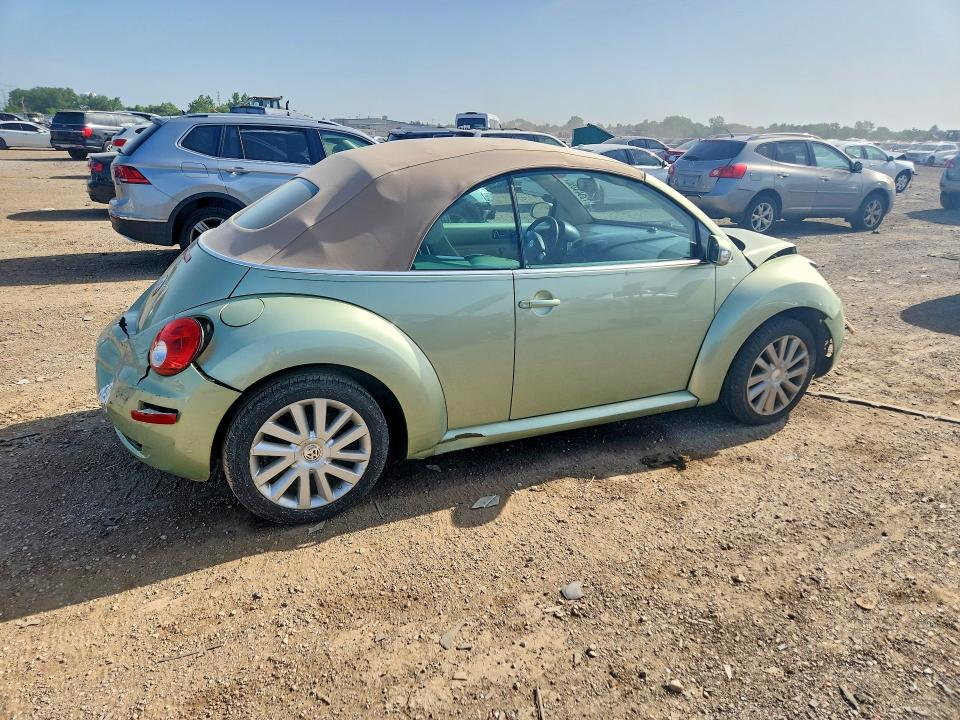 73343355 :رقم المزاد ، 3VWRF31Y78M411557 vin ، 2008 Volkswagen New Beetle مزاد بيع