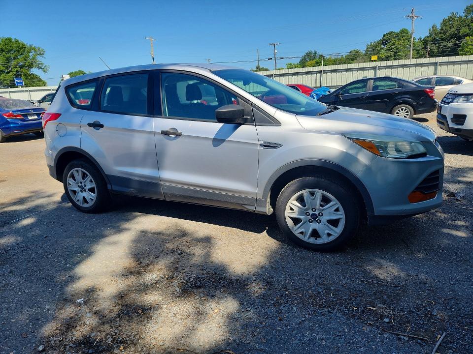 62642206 :رقم المزاد ، 1FMCU0F77GUB79545 vin ، 2016 Ford Escape مزاد بيع