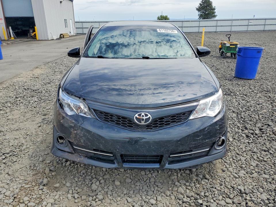 61165756 :رقم المزاد ، 4T1BF1FK6EU866111 vin ، 2014 Toyota Camry مزاد بيع