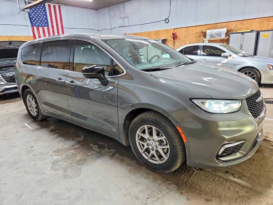 61850856 :رقم المزاد ، 2C4RC1BG6SR556501 vin ، 2025 Chrysler Pacifica مزاد بيع