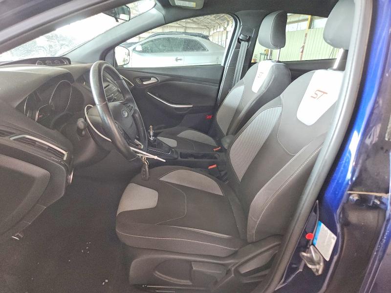 60985996 :رقم المزاد ، 1FADP3L93GL310537 vin ، 2016 Ford Focus مزاد بيع