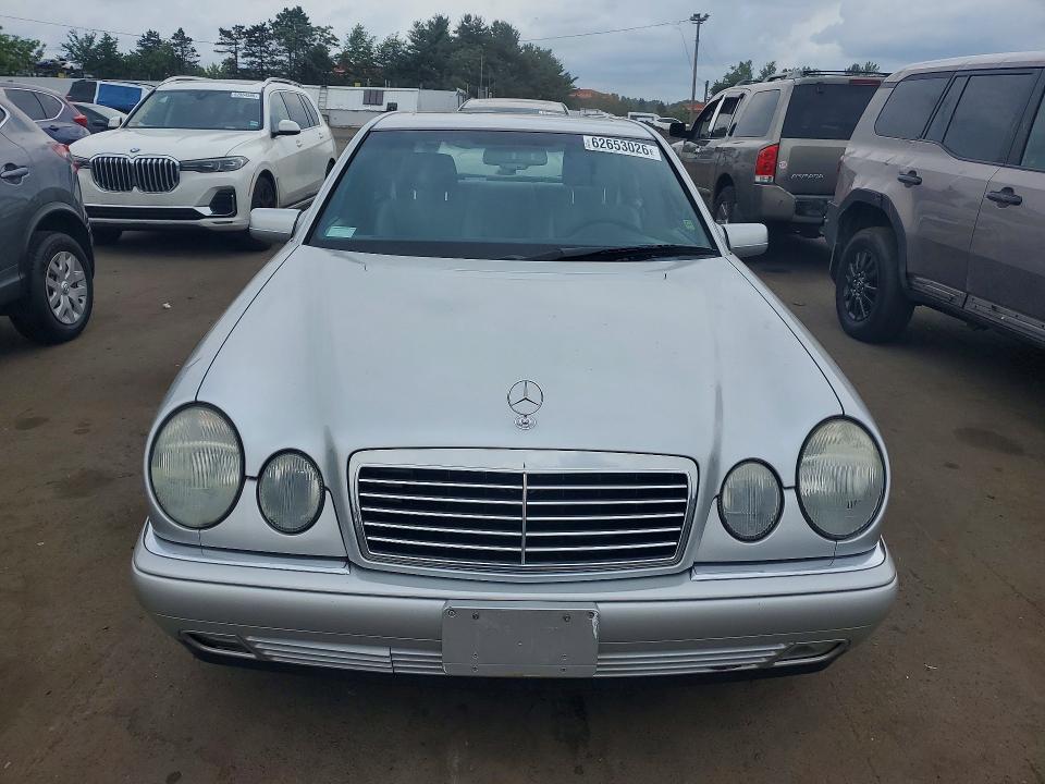 1996 Mercedes-benz E მანქანა იყიდება აუქციონზე, vin: WDBJF55F5TJ013532, აუქციონის ნომერი: 62653026