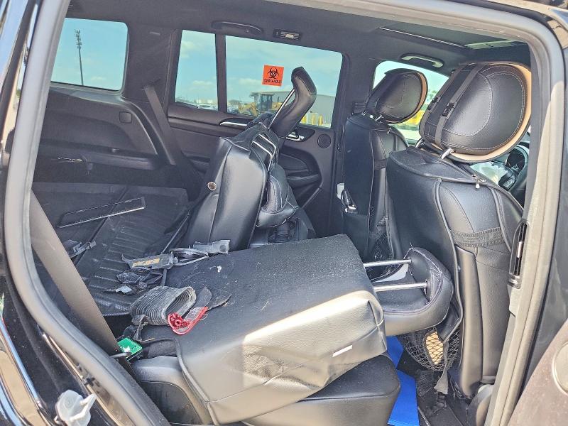 61939896 :رقم المزاد ، 4JGDF6EE6HA797590 vin ، 2017 Mercedes-benz Gls مزاد بيع