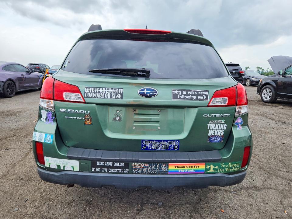 62148826 :رقم المزاد ، 4S4BRBKC4E3310025 vin ، 2014 Subaru Outback مزاد بيع