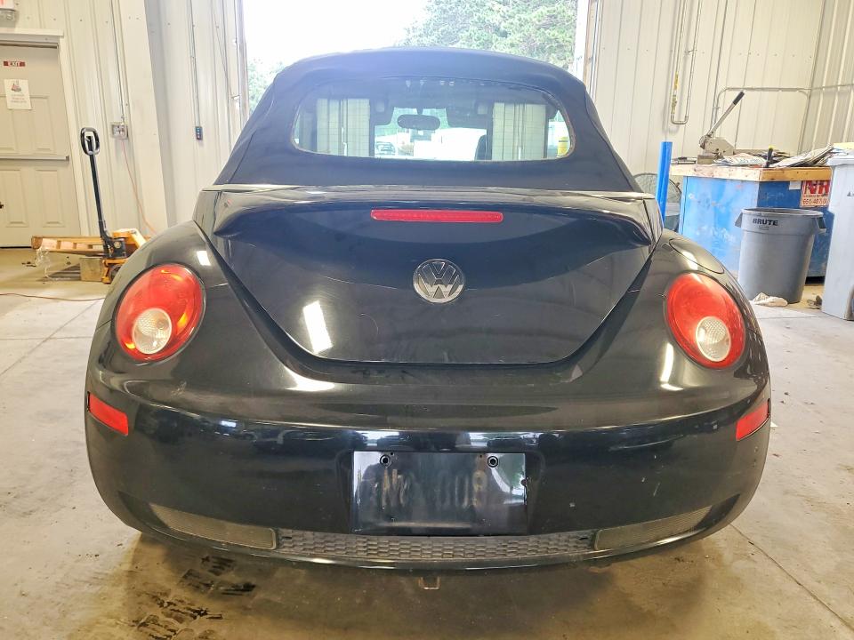62460586 :رقم المزاد ، 3VWRF31YX9M400845 vin ، 2009 Volkswagen New Beetle مزاد بيع