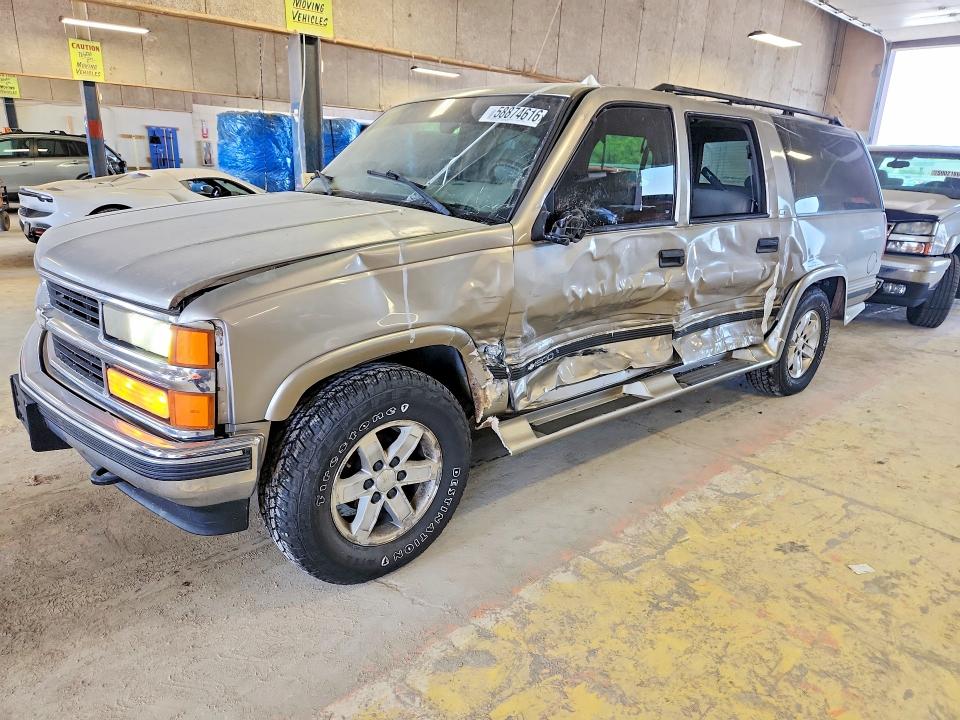1999 Chevrolet Suburban მანქანა იყიდება აუქციონზე, vin: 1GNFK16R4XJ443652, აუქციონის ნომერი: 58874616