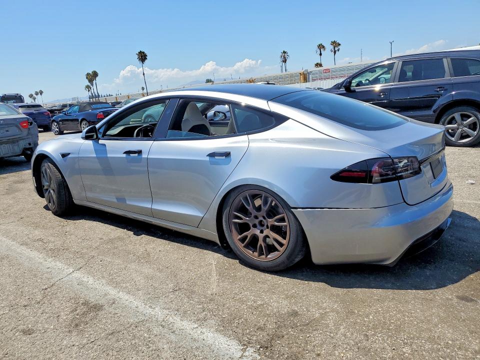 60886516 :رقم المزاد ، 5YJSA1E58SF550843 vin ، 2025 Tesla Model S مزاد بيع