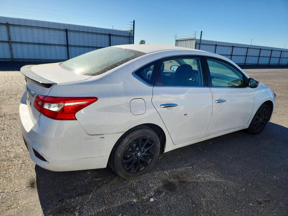 60205476 :رقم المزاد ، 3N1AB7AP7JY303547 vin ، 2018 Nissan Sentra مزاد بيع
