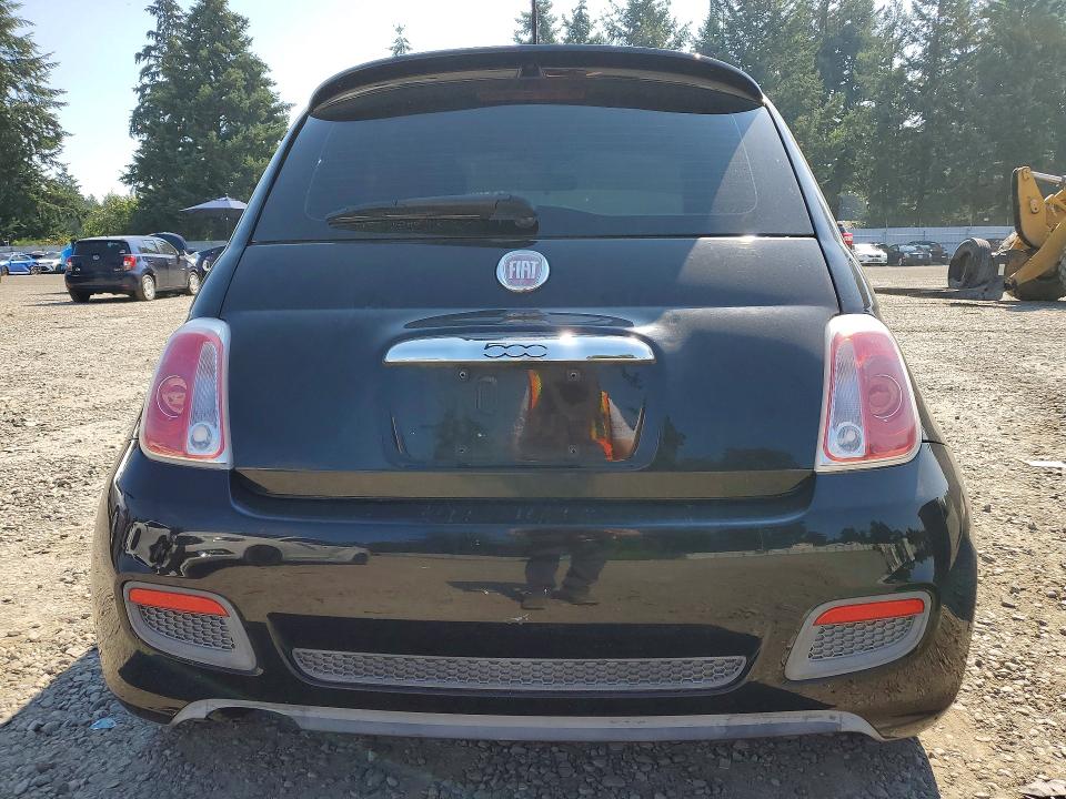 61984436 :رقم المزاد ، 3C3CFFBR7FT500375 vin ، 2015 Fiat 500 مزاد بيع