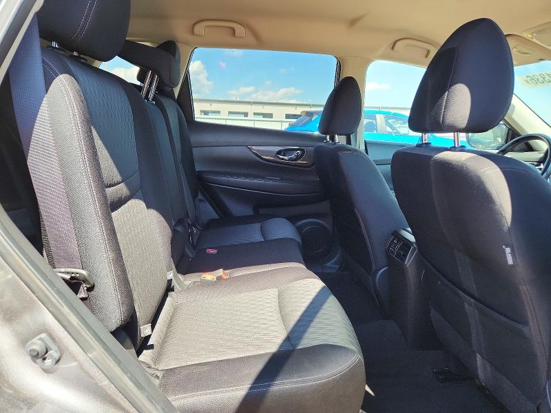 60581336 :رقم المزاد ، JN8AT2MVXJW301262 vin ، 2018 Nissan Rogue مزاد بيع
