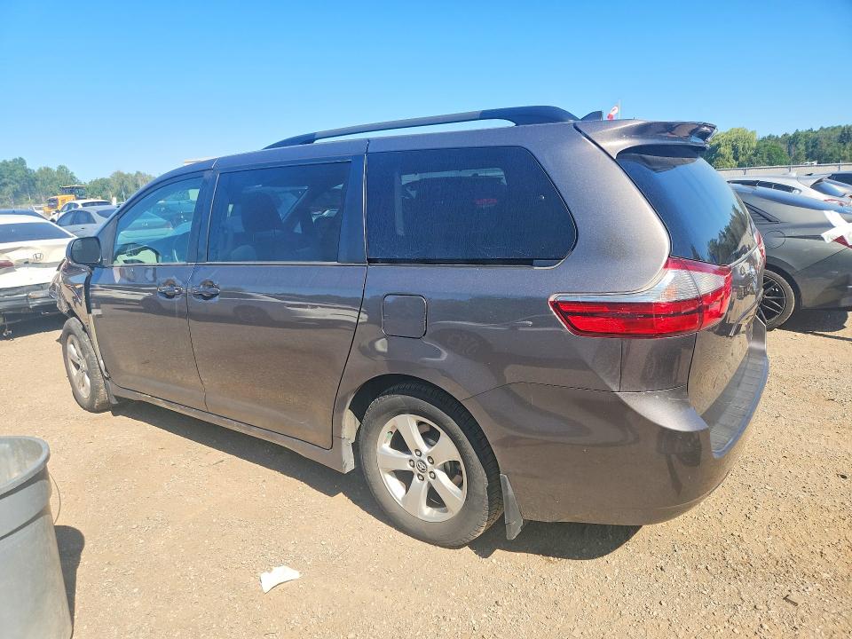 61986176 :رقم المزاد ، 5TDKZ3DC8KS978945 vin ، 2019 Toyota Sienna مزاد بيع