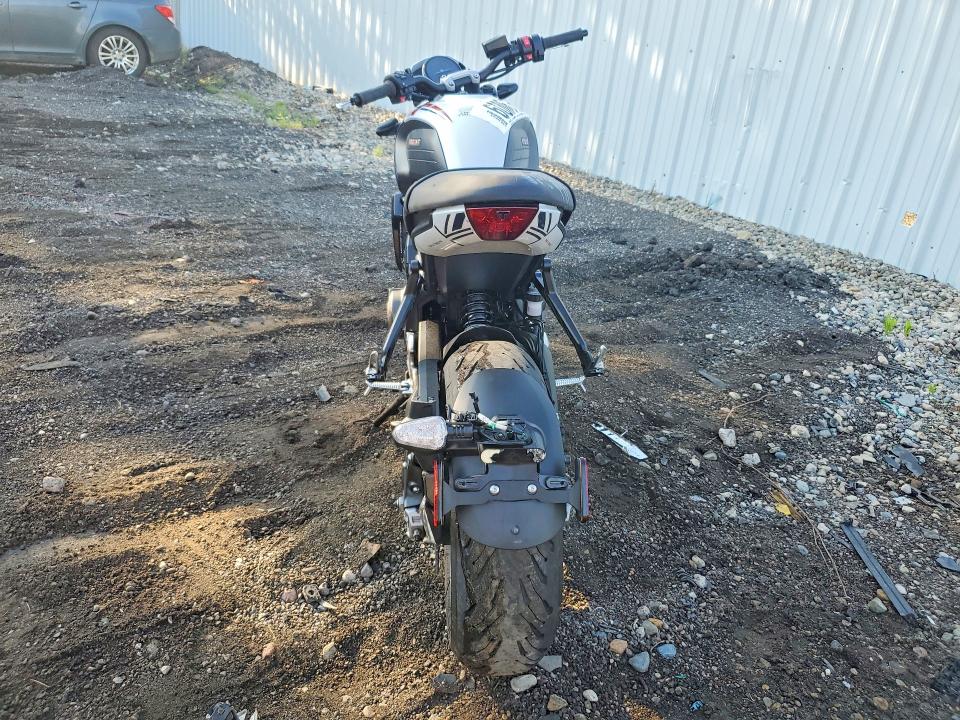 60061646 :رقم المزاد ، SMTL10UL5STBX7843 vin ، 2025 Triumph Motorcycle Trident 660 مزاد بيع