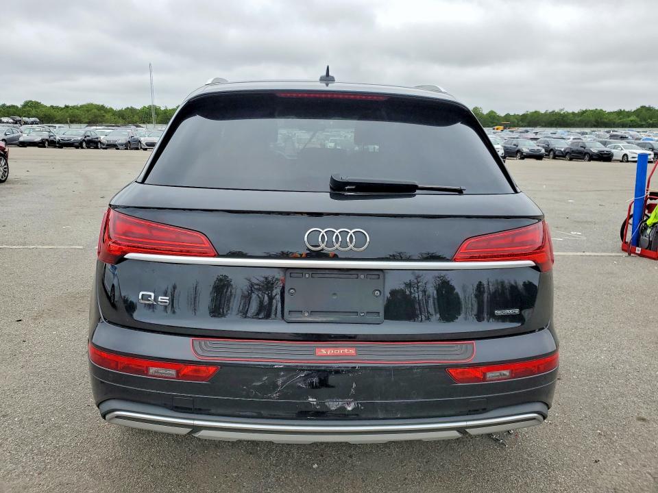 59386526 :رقم المزاد ، WA1AAAFY0M2110149 vin ، 2021 Audi Q5 مزاد بيع