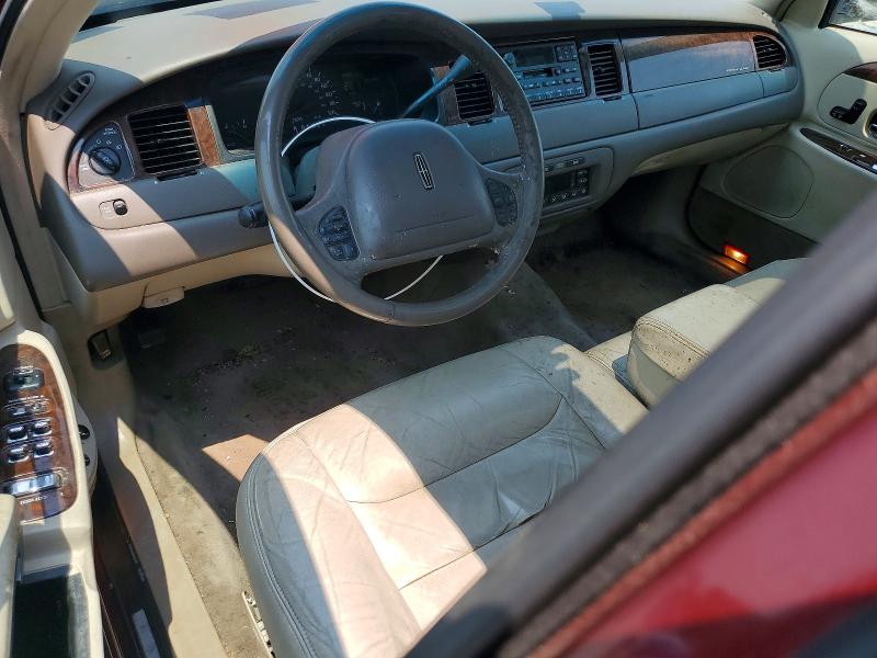 Продаж на аукціоні авто 1999 Lincoln Town Car, vin: 1LNHM82W8XY675402, номер лоту: 61745696