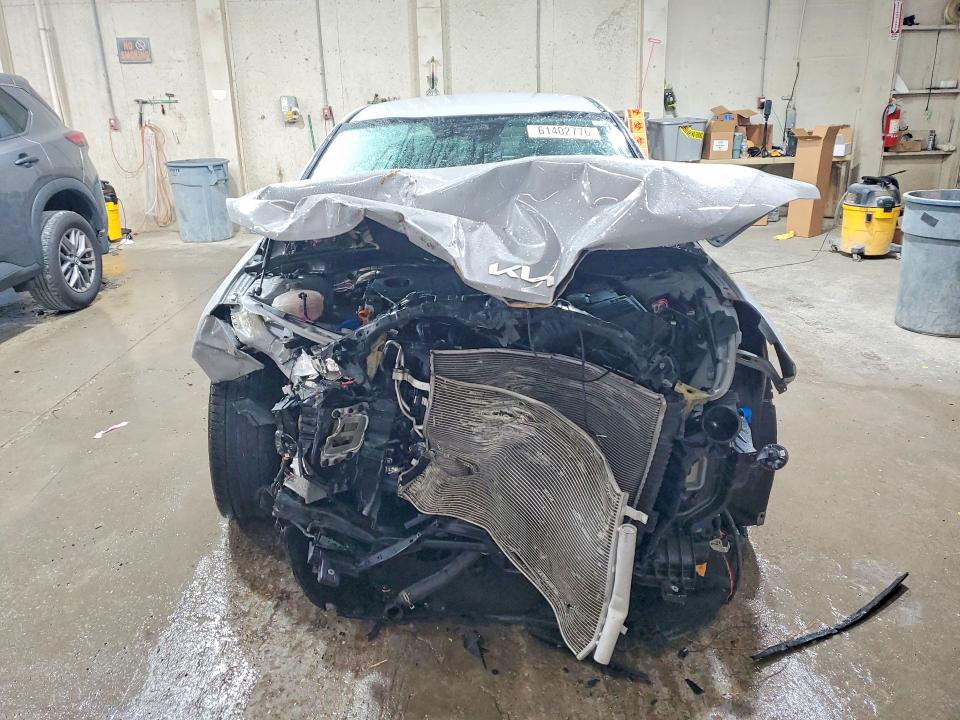 61402776 :رقم المزاد ، KNAG64J74S5324734 vin ، 2025 Kia K5 مزاد بيع