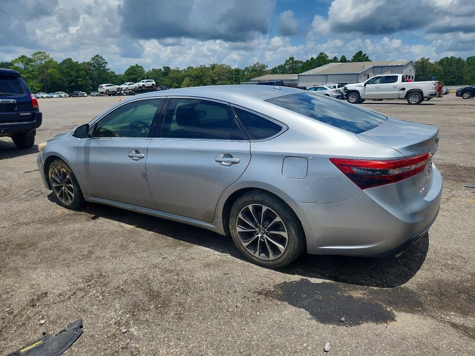 60605656 :رقم المزاد ، 4T1BK1EB1JU284425 vin ، 2018 Toyota Avalon مزاد بيع