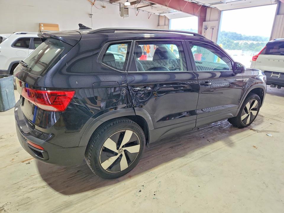 59239396 :رقم المزاد ، 3VV8X7B27RM088062 vin ، 2024 Volkswagen Taos مزاد بيع