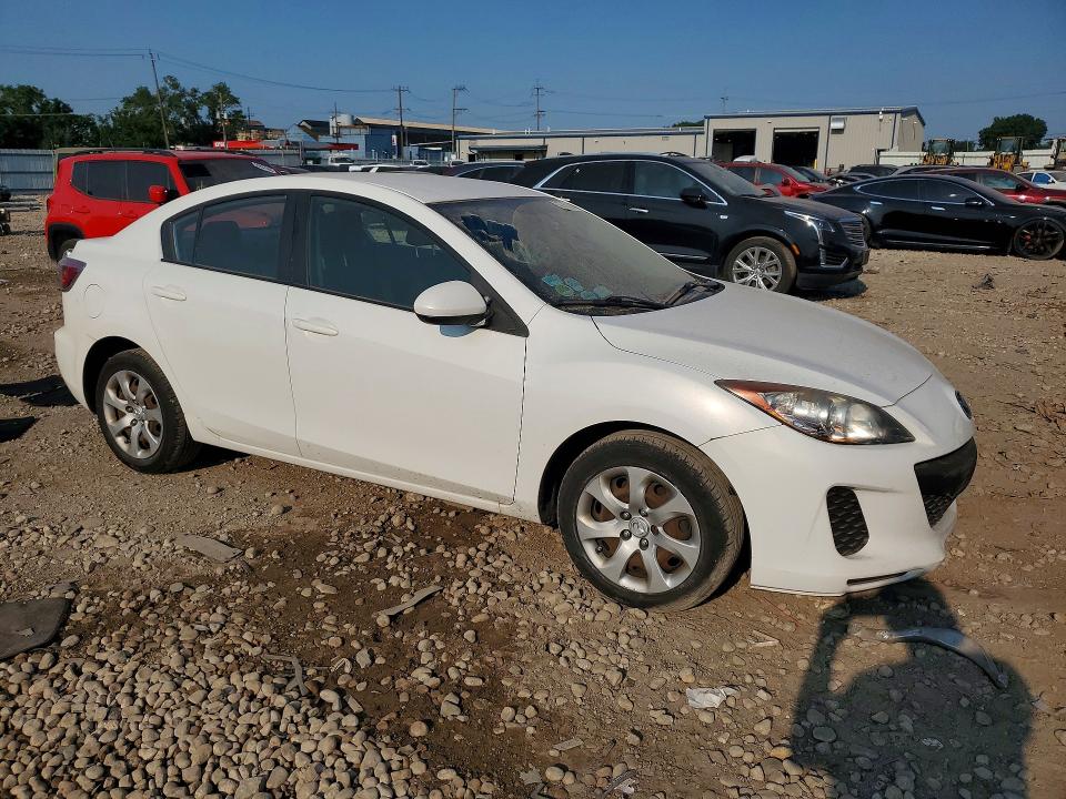 60760256 :رقم المزاد ، JM1BL1TG3D1742990 vin ، 2013 Mazda 3 مزاد بيع