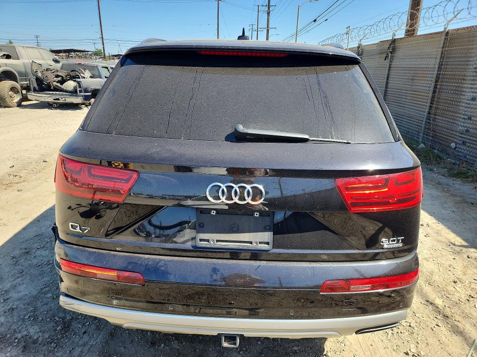 Продаж на аукціоні авто 2017 Audi Q7, vin: WA1LAAF76HD006503, номер лоту: 61512526