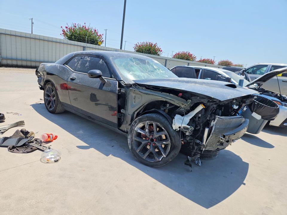Продаж на аукціоні авто 2022 Dodge Challenger, vin: 2C3CDZBT3NH188131, номер лоту: 63248636