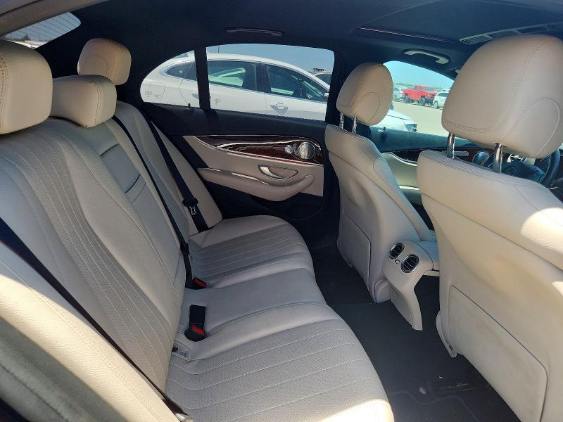 60188476 :رقم المزاد ، WDDZF4JB5HA158374 vin ، 2017 Mercedes-benz E مزاد بيع