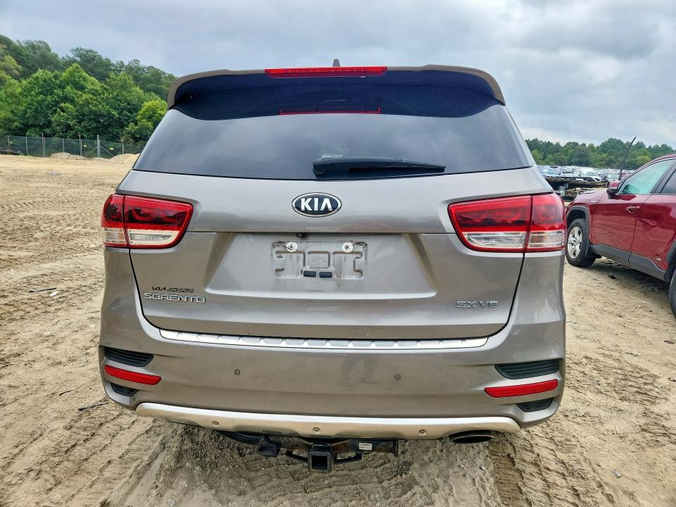 62161726 :رقم المزاد ، 5XYPKDA55HG329793 vin ، 2017 Kia Sorento مزاد بيع